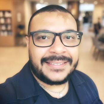 Vinicius M. Santos