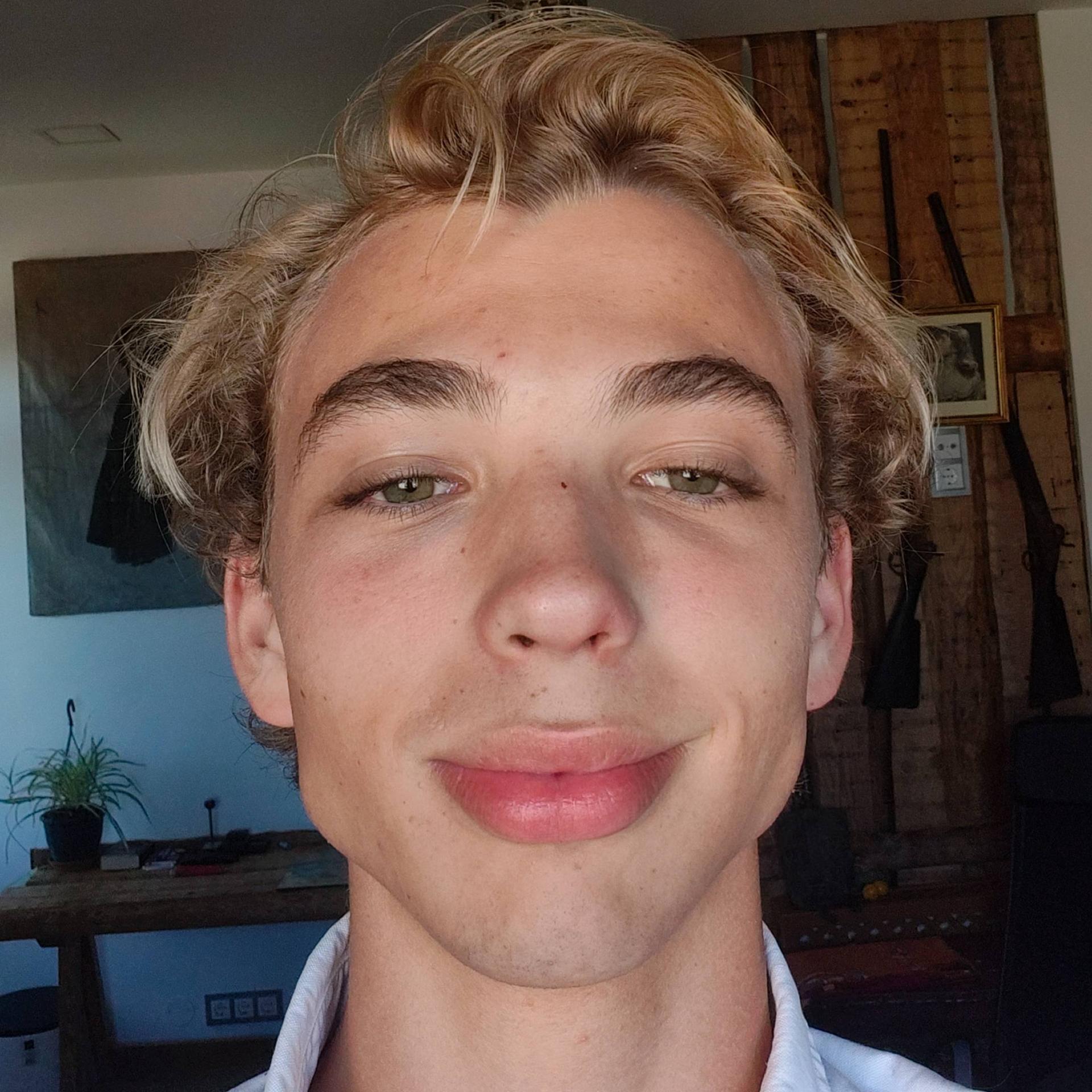 Sean Henniker -Heaton